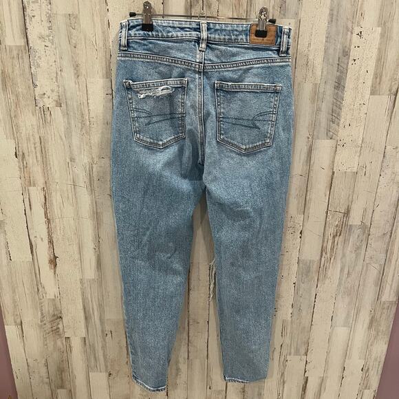 American Eagle Destroyed High Rise Mom Jeans Stretch Womens Size 2 - Picture 4 of 9